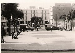 08 ORAN 1972 PLACE HOCHE A DROITE STADE DU CAID AVEC LES ARCADES AU FOND
